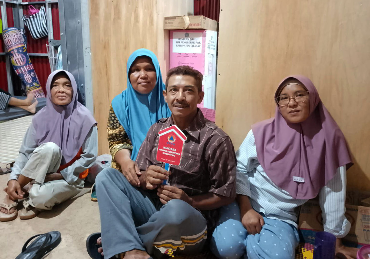 BNPB Serahkan 17 Unit Hunian Sementara kepada Warga Terdampak Longsor di Cilacap