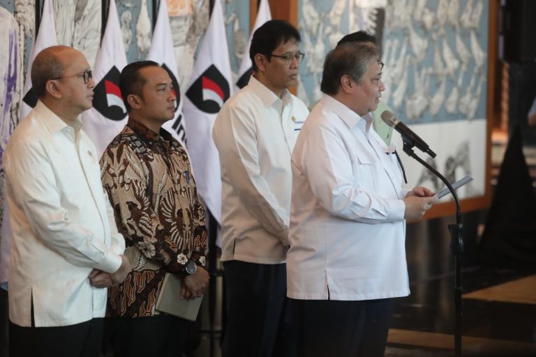 Pemerintah memastikan akan mempercepat demutualisasi Bursa Efek Indonesia (BEI) pada tahun ini demi mencegah praktik pasar modal yang tidak sehat.