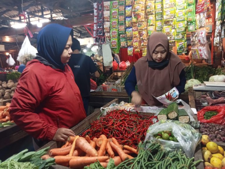 Menjelang Hari Besar Keagamaan Nasional (HBKN) Ramadan 2026, pemerintah memperkuat berbagai langkah strategis untuk menjaga ketersediaan dan harga pangan pokok.