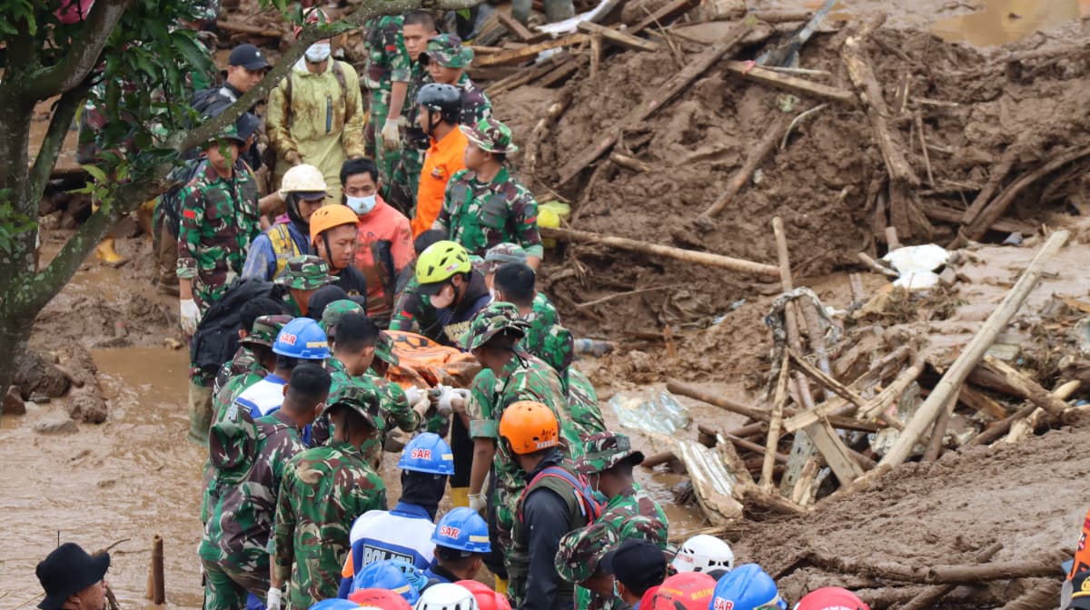 Tim DVI Identifikasi 20 Jenazah Korban Longsor Bandung Barat