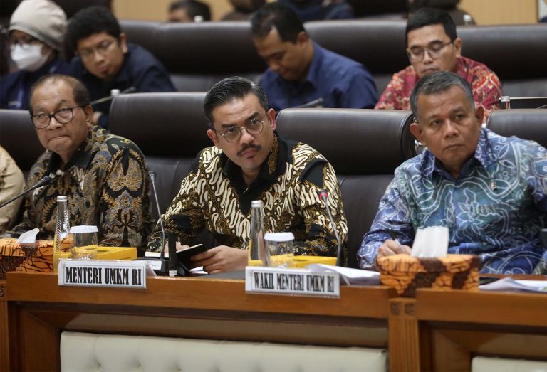 Menteri UMKM menyatakan capaian pada tahun 2025 diantaranya naiknya target rasio kewirausahaan dari 3,10 persen menjadi 3,29 persen, realisasi penyaluran KUR 2025 sebesar Rp270 triliun serta pagu anggaran tahun 2026 setelah konsolidasi sebesar Rp453 miliar.