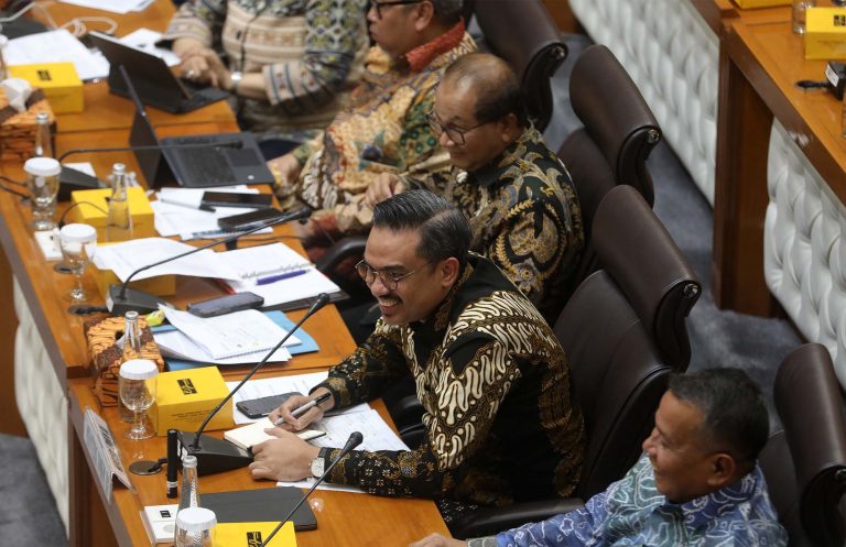 Menteri UMKM menyatakan capaian pada tahun 2025 diantaranya naiknya target rasio kewirausahaan dari 3,10 persen menjadi 3,29 persen, realisasi penyaluran KUR 2025 sebesar Rp270 triliun serta pagu anggaran tahun 2026 setelah konsolidasi sebesar Rp453 miliar.
