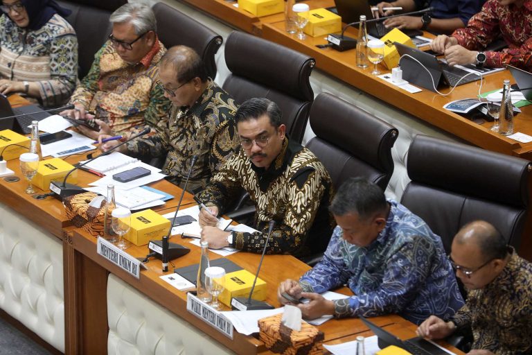 Menteri UMKM menyatakan capaian pada tahun 2025 diantaranya naiknya target rasio kewirausahaan dari 3,10 persen menjadi 3,29 persen, realisasi penyaluran KUR 2025 sebesar Rp270 triliun serta pagu anggaran tahun 2026 setelah konsolidasi sebesar Rp453 miliar.