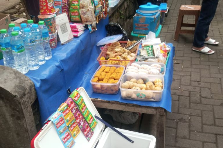 Dengan pengelolaan yang baik, pelaku UMKM dapat memanfaatkan peluang ini untuk meningkatkan pendapatan, memperluas jaringan pelanggan, serta memperkuat daya tahan usaha di tengah tantangan ekonomi.***(Foto: Ekobisnis.com/Adi Aria)