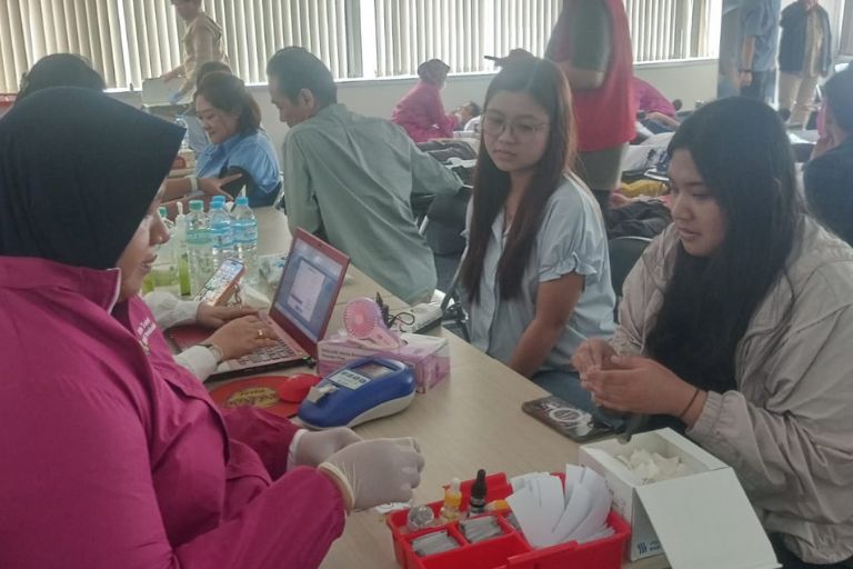 Seperti kegiatan Donor Darah yang diadakan di Gedung Plaza Bank Index, Kamis (12/2/2026) bekerja sama dengan Bank Index Selindo, PT Asuransi Central Asia dan Rumah Sakit Persahabatan.