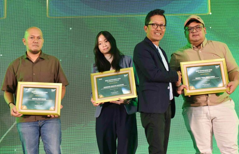 Acara tersebut dihadiri oleh 79 developer sebagai mitra BSN yang selama ini telah bekerjasama dengan BSN dalam membangun rumah untuk masyarakat di wilayah Jawa Barat. Developer Gathering yang dilaksanakan di empat kota, antara lain Jakarta, Bandung, Surabaya dan Semarang tersebut tidak sekedar memberikan apresiasi kepada developer, tetapi juga memberikan solusi bisnis dari produk layanan KPR yang diberikan oleh BSN yang dapat dimanfaatkan dalam mengembangkan bisnis developer ke depannya.