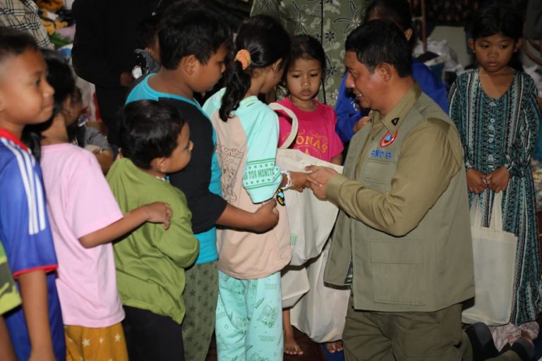 Kepala BNPB memastikan penanganan bencana tanah bergerak di Kabupaten Tegal, Jawa Tengah tetap berjalan dengan optimal.