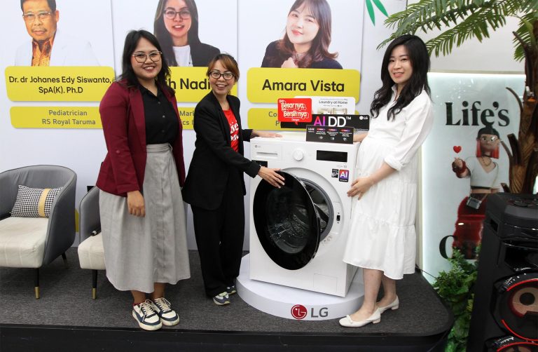 Kegiatan ini turut menghadirkan Komunitas Ibu dan Anak Pigeon serta perwakilan dari RS Royal Taruma sebagai bagian dari rangkaian diskusi dan edukasi mengenai pentingnya perawatan pakaian bayi yang tepat untuk menjaga kesehatan kulitnya.