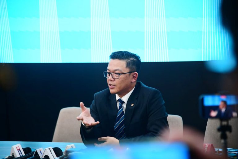 Dalam keterangan persnya di Kompleks Istana Kepresidenan Jakarta pada Jumat, 6 Februari 2026, Menlu menjelaskan bahwa kerja sama ini mencakup forum konsultasi rutin antara pimpinan dan menteri kedua negara untuk membahas situasi keamanan regional dan global yang saling memengaruhi. Menlu juga menegaskan bahwa kerja sama ini bukan merupakan pakta pertahanan.