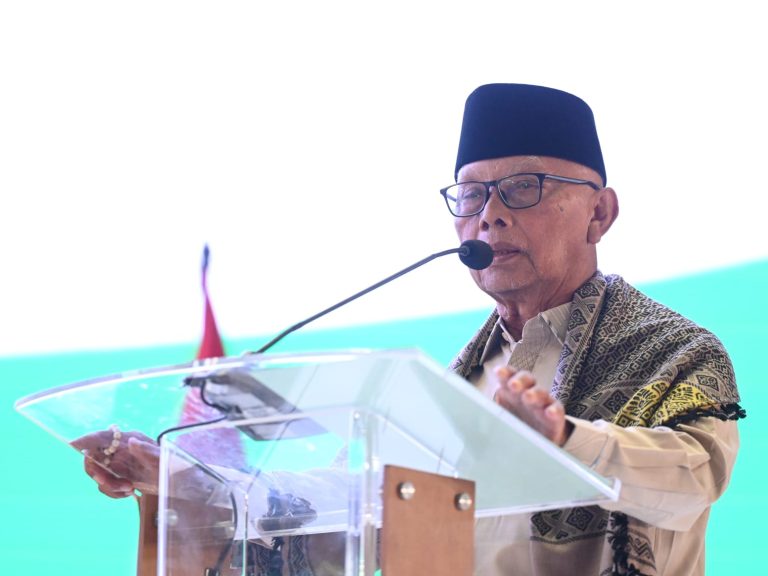 Kegiatan tersebut diikuti puluhan ribu jemaah dari berbagai unsur umat Islam dan lembaga keagamaan.
