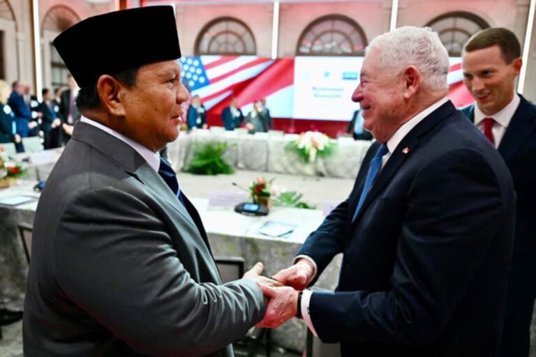 Mengawali sambutannya, Presiden Prabowo menyampaikan kehormatan dapat berada di Washington DC untuk berbicara bersama para pelaku bisnis kedua negara.