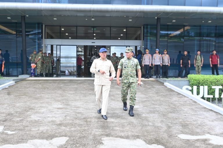 Kunjungan kerja Wamenhan RI tersebut dilaksanakan dalam rangka menjadi narasumber pada kegiatan Ramadhan Leadership Camp 2025 yang diikuti oleh Aparatur Sipil Negara (ASN) Pemerintah Provinsi Sulawesi Selatan.