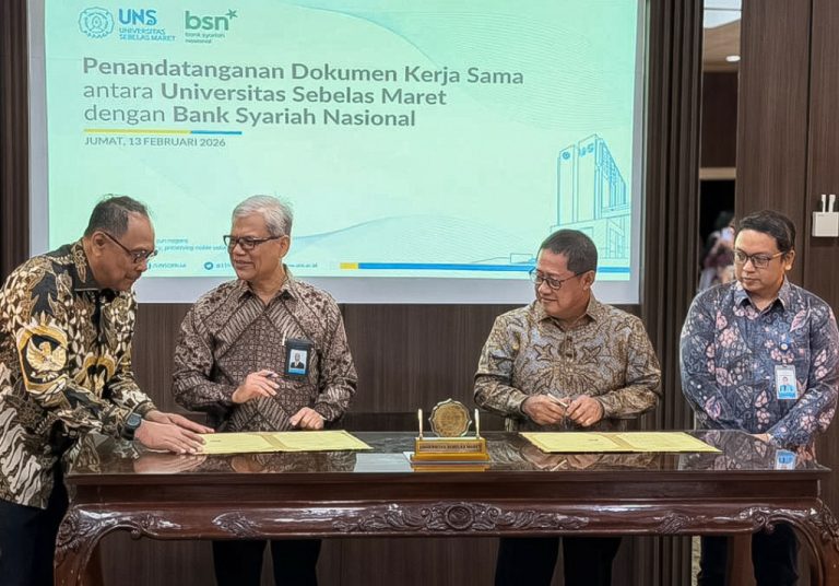 Nota kesepahaman ini mempertegas langkah strategis BSN memperluas jangkauan bisnisnya ke sektor pendidikan tinggi sekaligus dalam rangka memperkuat literasi keuangan dan ekosistem syariah di lingkungan kampus.   Perguruan Tinggi memiliki peran sentral dalam membangun ekosistem keluarga Indonesia sehingga tepat jika BSN sesuai visinya menjadikan kampus sebagai salah satu mitra utama keuangan keluarga Indonesia yang berkah dan amanah. Selain kolaborasi dalam pemanfaatan produk dan layanan perbankan secara institusi, dalam MOU tersebut juga menyasar program magang berdampak yang bertujuan untuk pengembangan talenta muda, pertukaran pengetahuan, pemanfaatan fasilitas bersama yang bermanfaat nyata bagi BSN maupun UNS.