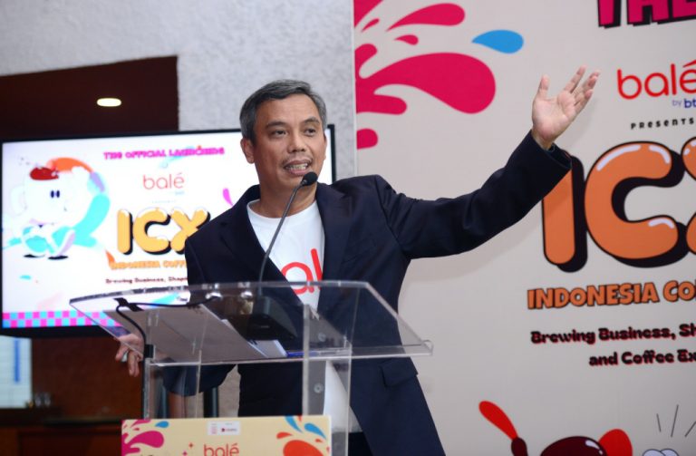 Generasi muda kini menjadikan coffee shop bukan sekadar tempat minum kopi. Tetapi juga ruang produktif dan sosial. Melalui Bale (BTN Around Lifestyle Ecosystem), BTN menghadirkan pendekatan kolaboratif untuk mendukung industri berbasis lifestyle, termasuk kopi. Dukungan tersebut mencakup kemudahan transaksi digital melalui QRIS dan EDC, integrasi pembayaran lewat Bale Super Apps, program promosi dan engagement, solusi pembiayaan usaha, pengelolaan arus kas, hingga dukungan kepemilikan ruang usaha dan properti komersial.