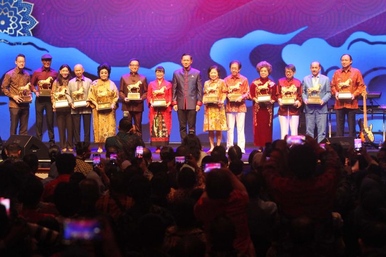 Acara ini menjadi simbol komitmen dalam merawat keberagaman dan memperkuat persatuan bangsa.