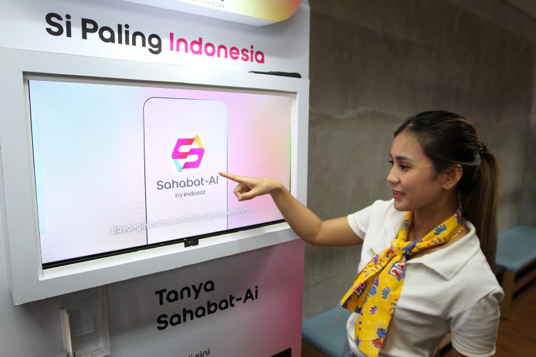 Sahabat-AI telah berevolusi menjadi platform AI berbasis aplikasi dengan kemampuan multi-model dan multi-modal, didukung oleh 4 bahasa daerah (Jawa, Batak, Bali dan Sunda) yang semakin menegaskan perannya sebagai platform AI kolaboratif yang diciptakan oleh Indonesia, untuk Indonesia.