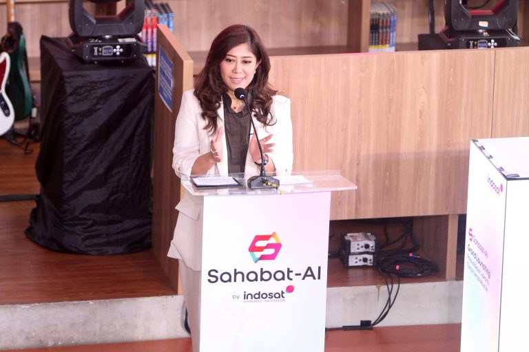 Sahabat-AI telah berevolusi menjadi platform AI berbasis aplikasi dengan kemampuan multi-model dan multi-modal, didukung oleh 4 bahasa daerah (Jawa, Batak, Bali dan Sunda) yang semakin menegaskan perannya sebagai platform AI kolaboratif yang diciptakan oleh Indonesia, untuk Indonesia.