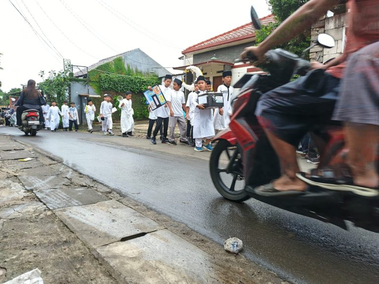 Menyambut bulan suci Ramadan, siswa-siswi dari berbagai Sekolah Dasar (SD) mengikuti Pawai Ramadan 2026, acara tahunan yang memadukan kreativitas, pendidikan nilai-nilai agama, dan semangat kebersamaan.