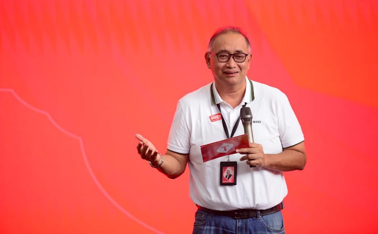 Menyambut Ramadan dan Idul Fitri (RAFI) 2026, Telkomsel menegaskan komitmen “Melayani Sepenuh Hati” agar pelanggan bisa Jalani Ramadan Sepenuh Hati. Lebih tenang dengan layanan pelanggan Telkomsel yang tersedia 24/7, lebih berkesan dengan ragam penawaran spesial khusus RAFI dari Telkomsel, serta lebih aman dengan konektivitas terdepan dan terluas Telkomsel di setiap momen penting ibadah, silaturahmi, hingga perjalanan mudik.