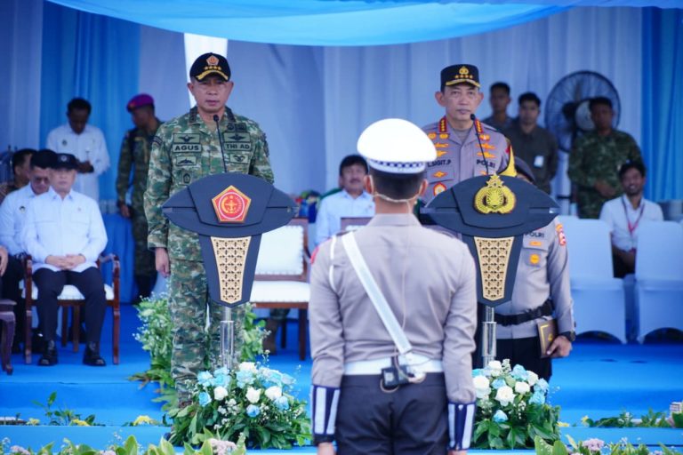 Dalam sambutannya, Panglima TNI menegaskan bahwa pelaksanaan apel ini merupakan bentuk komitmen bersama seluruh unsur yang terlibat dalam menjaga keamanan serta kelancaran aktivitas masyarakat menjelang dan sesudah Hari Raya Idul Fitri.