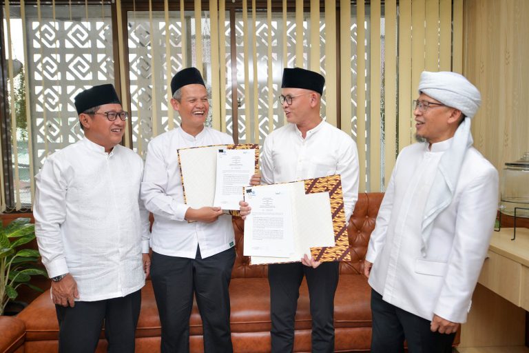 Nota MOU ditandatangani oleh Direktur Network & Retail Funding BSN Ari Kurniaman dan Ketua Yayasan Daarut Tauhiid Iskandar. Dalam nota kesepahaman kerjasama tersebut BSN terbuka ruang untuk mendukung pembiayaan kegiatan pengembangan yayasan dengan layanan dan produk bank yang dimiliki BSN.   Sesuai dengan visi bank hasil spin off BTN Syariah yang bergabung dengan Bank Victoria Syariah yaitu menjadi mitra keuangan keluarga Indonesia yang berkah dan amanah, BSN saat ini gencar melakukan pengembangan ekonomi syariah di banyak organisasi muslim di Indonesia sekaligus menguatkan literasi keuangan di lingkungan keluarga muslim Indonesia.