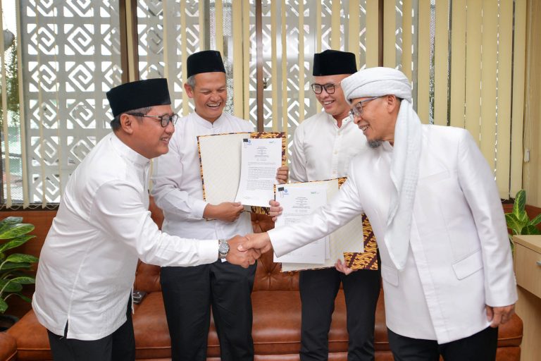 Nota MOU ditandatangani oleh Direktur Network & Retail Funding BSN Ari Kurniaman dan Ketua Yayasan Daarut Tauhiid Iskandar. Dalam nota kesepahaman kerjasama tersebut BSN terbuka ruang untuk mendukung pembiayaan kegiatan pengembangan yayasan dengan layanan dan produk bank yang dimiliki BSN.   Sesuai dengan visi bank hasil spin off BTN Syariah yang bergabung dengan Bank Victoria Syariah yaitu menjadi mitra keuangan keluarga Indonesia yang berkah dan amanah, BSN saat ini gencar melakukan pengembangan ekonomi syariah di banyak organisasi muslim di Indonesia sekaligus menguatkan literasi keuangan di lingkungan keluarga muslim Indonesia.