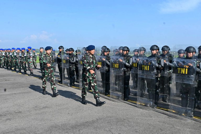 Dalam sambutannya, Danlanud menyampaikan bahwa apel siaga digelar sebagai bentuk kesiapan Lanud Adi Soemarmo dalam mendukung pengamanan bersama Angkasa Pura dan AVSEC Bandara Adi Soemarmo. ‎