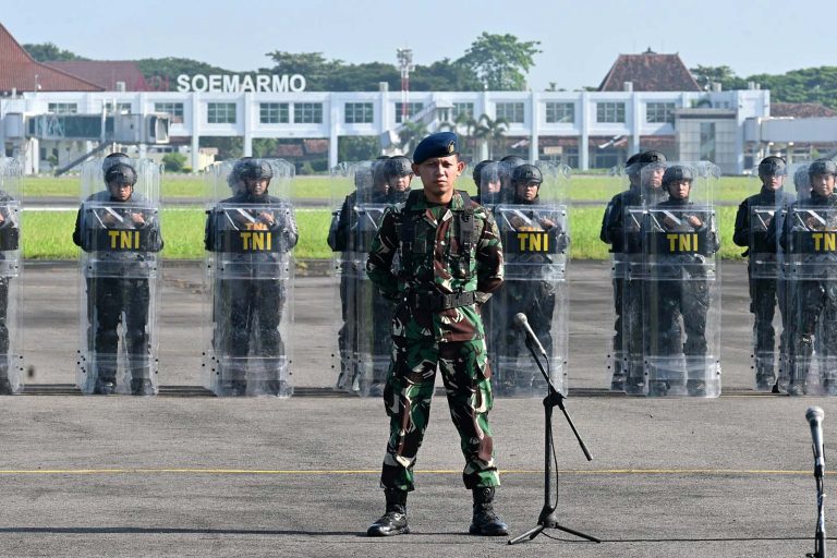 Dalam sambutannya, Danlanud menyampaikan bahwa apel siaga digelar sebagai bentuk kesiapan Lanud Adi Soemarmo dalam mendukung pengamanan bersama Angkasa Pura dan AVSEC Bandara Adi Soemarmo. ‎