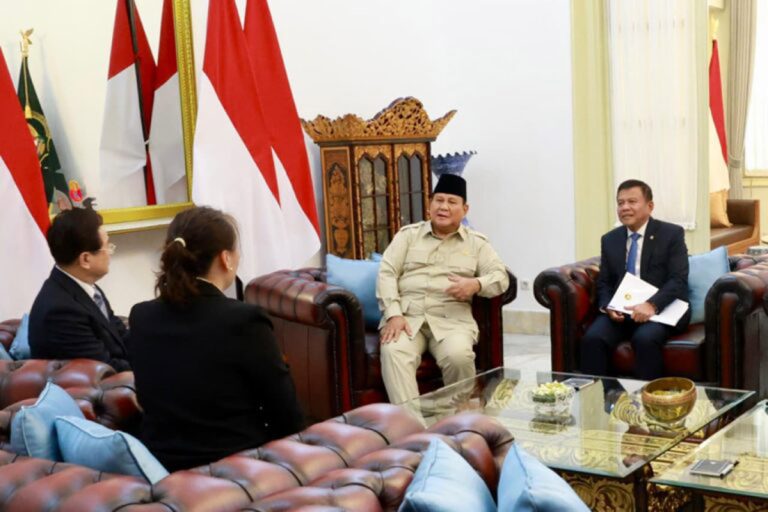 Pertemuan yang berlangsung hangat tersebut membahas mengenai peningkatan kerja sama antarnegara dalam menjaga stabilitas keamanan kawasan.