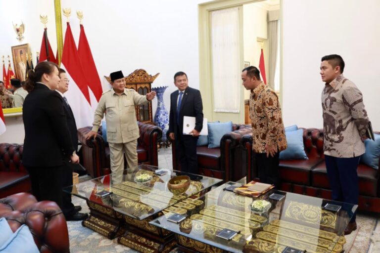 Pertemuan yang berlangsung hangat tersebut membahas mengenai peningkatan kerja sama antarnegara dalam menjaga stabilitas keamanan kawasan.