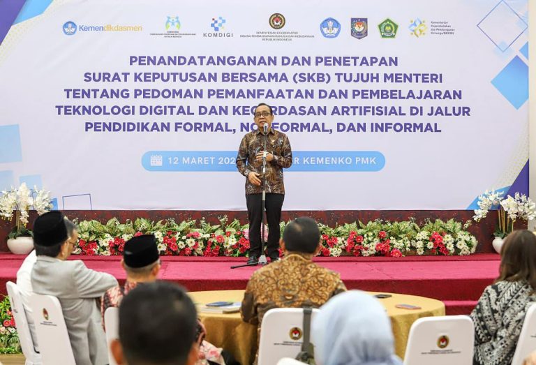Menteri Koordinator Bidang Pembangunan Manusia dan Kebudayaan (Menko PMK) Pratikno menyampaikan bahwa kebijakan ini disusun sebagai langkah memperkuat pelindungan anak di ruang digital sekaligus memastikan pemanfaatan teknologi dalam pendidikan berlangsung secara bijak, aman, dan bertanggung jawab.