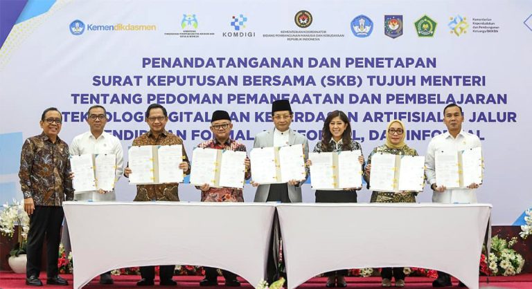 Menteri Koordinator Bidang Pembangunan Manusia dan Kebudayaan (Menko PMK) Pratikno menyampaikan bahwa kebijakan ini disusun sebagai langkah memperkuat pelindungan anak di ruang digital sekaligus memastikan pemanfaatan teknologi dalam pendidikan berlangsung secara bijak, aman, dan bertanggung jawab.