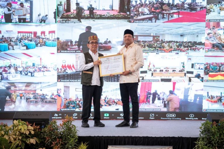 Dalam tahap kedua ini, Menko PMK menuturkan bahwa Kabupaten Bireuen menerima alokasi terbesar dibandingkan daerah lain di tiga provinsi terdampak. Tercatat sebanyak 4.347 unit rumah memperoleh bantuan yang terdiri dari 2.954 unit rumah rusak ringan senilai kurang lebih Rp44,31 miliar, serta 1.393 unit rumah rusak sedang senilai Rp41,79 miliar.