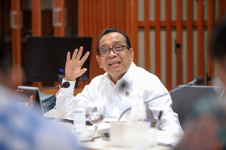 Menko PMK menyampaikan bahwa situasi krisis global saat ini harus dimaknai sebagai momentum untuk mempercepat agenda transformasi nasional.