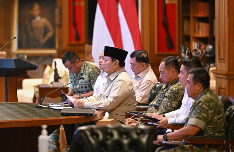 Dalam sambutannya, Presiden menyampaikan bahwa dunia saat ini tengah menghadapi situasi yang penuh ketidakpastian akibat berbagai konflik yang terjadi di sejumlah kawasan. Menurutnya, eskalasi ketegangan di kawasan menjadi contoh nyata bahwa situasi global saat ini berada dalam kondisi yang penuh tantangan.