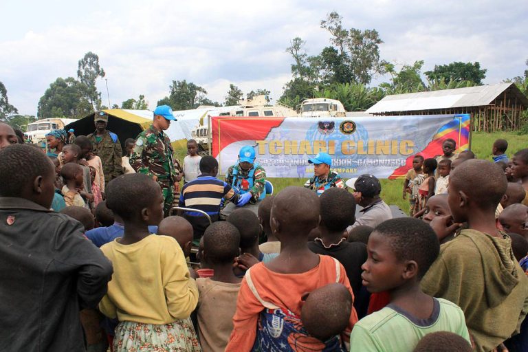 Satgas TNI Kontingen Garuda (Konga) Rapid Deployment Battalion (RDB) XXXIX-G yang dipimpin Mayor Inf Andhika Widya Nugraha melaksanakan kegiatan Mobile Operation Base (MOB) di Desa Maliobongo, wilayah Tchabi, Republik Demokratik Kongo.  Kegiatan ini melibatkan 42 personel TNI, didampingi Language Assistant (LA) serta personel Forces Armées de la République Démocratique du Congo (FARDC), sebagai bagian dari tugas pengawasan dan pemantauan di Area of Responsibility (AOR) misi perdamaian MONUSCO.***(Foto: Ekobisnis.com/Dok Puspen TNI)