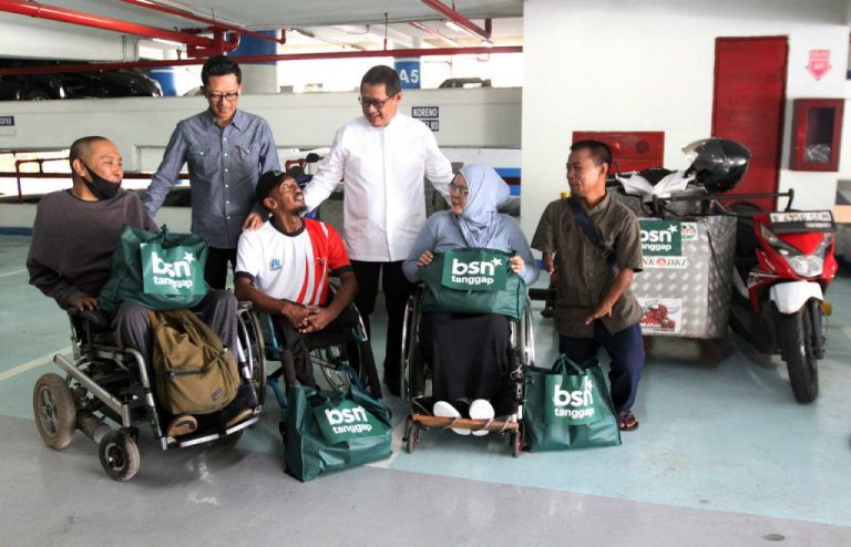 BSN bersinergi dengan Forum Wartawan BSN menggelar kegiatan sosial bertajuk “Ramadan Berkah, Sinergi BSN dan Insan Pers Menguatkan Kepedulian Umat”.   Kegiatan ini merupakan bentuk kepedulian terhadap masyarakat yang membutuhkan, khususnya menjelang Hari Raya Idul Fitri 1447 H. Dalam kegiatan tersebut, BSN menyalurkan ratusan paket sembako yang akan dibagikan di berbagai wilayah Jabodetabek dan sekitar kantor.