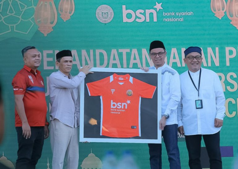 Naskah kerjasama sponsor liga 2 tersebut ditandatangani oleh Corporate Secretary BSN Dody Agoeng dan Sekretaris Umum Persiraja Rahmat Jailani. BSN mendukung club sepak bola Persiraja sejalan dengan rencana bisnis perseroan dalam mengembangkan sayap ke serambi Aceh agar lebih dikenal oleh masyarakat Aceh sebagai bank hasil spin off Bank Syariah BTN yang melahirkan Bank Umum Syariah dengan nama Bank Syariah Nasional.