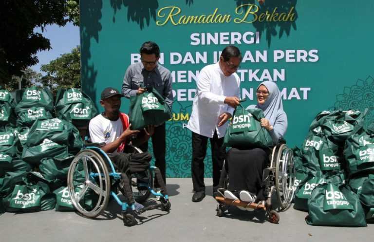 BSN bersinergi dengan Forum Wartawan BSN menggelar kegiatan sosial bertajuk “Ramadan Berkah, Sinergi BSN dan Insan Pers Menguatkan Kepedulian Umat”.   Kegiatan ini merupakan bentuk kepedulian terhadap masyarakat yang membutuhkan, khususnya menjelang Hari Raya Idul Fitri 1447 H. Dalam kegiatan tersebut, BSN menyalurkan ratusan paket sembako yang akan dibagikan di berbagai wilayah Jabodetabek dan sekitar kantor.