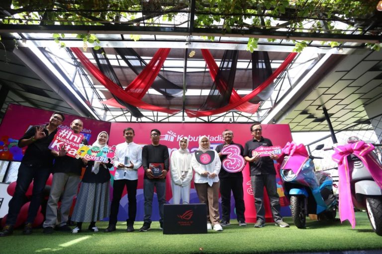 Tri menghadirkan program BombasTri dengan konsep “Serbu Hadiahnya, Double Kesempatannya” yang berlangsung pada periode 1 September hingga 31 Desember 2025. Program ini menjadi bentuk apresiasi atas kepercayaan pelanggan yang terus memilih Tri untuk tetap terhubung setiap hari.