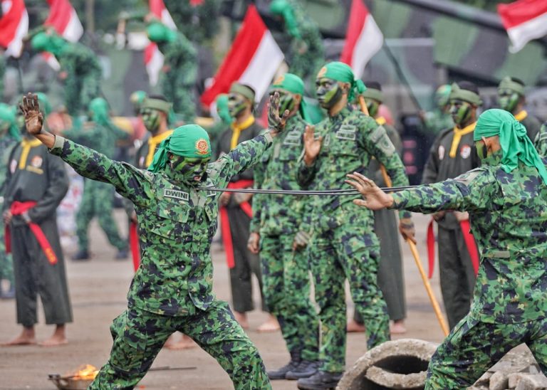 Dalam amanatnya, Panglima TNI menegaskan bahwa sejak kelahirannya pada tahun 1961, Kostrad telah menunjukkan peran strategis sebagai kekuatan pemukul andalan TNI AD dalam menjaga kedaulatan dan keutuhan Negara Kesatuan Republik Indonesia.