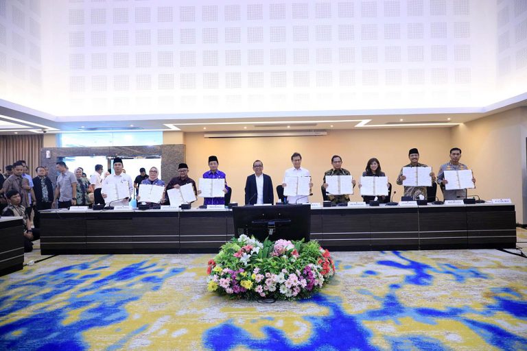 Rapat tersebut bertujuan menyamakan persepsi serta memperkuat koordinasi lintas sektor dalam menangani meningkatnya kasus kesehatan jiwa pada anak. Dalam forum ini, sembilan Kementerian/Lembaga sepakat membangun langkah kolaboratif melalui upaya promotif, preventif, kuratif, dan rehabilitatif guna memperkuat perlindungan anak di Indonesia.