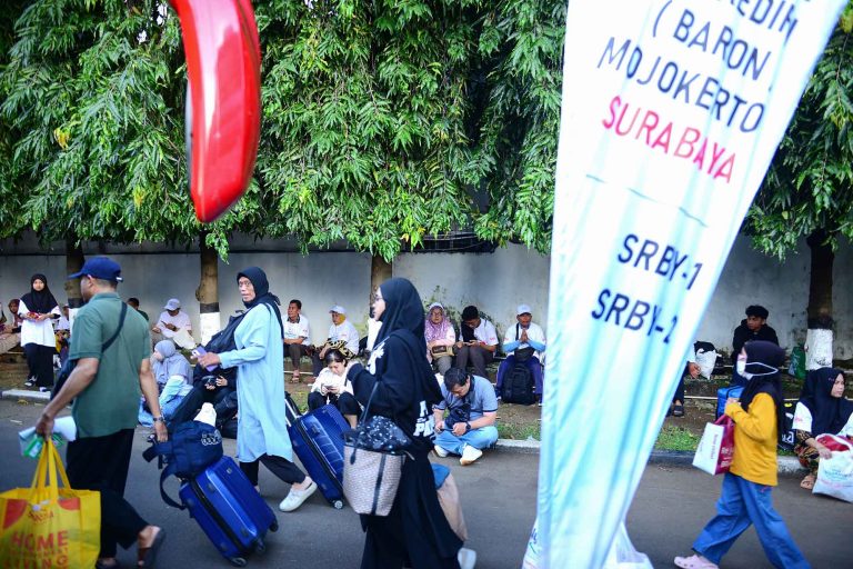 Dalam semangat melayani sepenuh hati dan berbagi kebahagiaan di bulan Ramadan, Telkomsel kembali menghadirkan Program Mudik Hepi 2026, sebuah inisiatif dari Telkomsel Poin yang mengajak pelanggan untuk berbagi dengan membantu saudara-saudara kita yang membutuhkan agar dapat pulang ke kampung halaman dan merayakan Idul Fitri bersama keluarga.