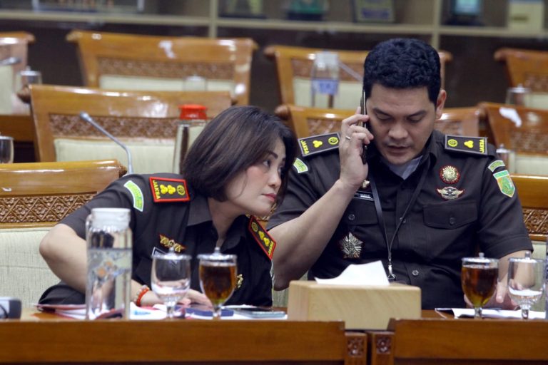 Rapat tersebut mendengarkan keterangan Kajari Kabupaten Karo, Jaksa Penuntut Umum (JPU), dan Amsal Christiy Sitepu terkait polemik atas kasus dugaan penggelembungan dana pembuatan video profil desa di Kabupaten Karo.