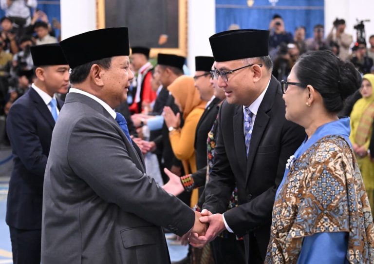 Pengangkatan Andi Rahadian sebagai duta besar tertuang dalam Keputusan Presiden Republik Indonesia Nomor 31/P Tahun 2026 tentang Pengangkatan Duta Besar Luar Biasa dan Berkuasa Penuh Republik Indonesia. Dalam kesempatan tersebut, Kepala Negara mengambil sumpah duta besar yang dilantik pada hari ini.