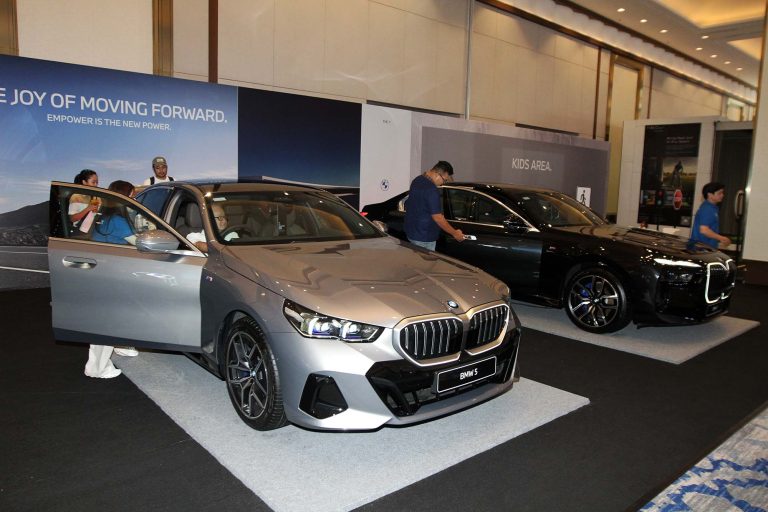 BMW Group Indonesia menghadirkan BMW Group Festival of JOY sebagai perayaan 25 tahun kehadirannya di Indonesia, sekaligus tegaskan komitmen dalam hadirkan pengalaman premium yang menyeluruh bagi pelanggan. Momentum ini juga tandai 110 tahun BMW Group secara global, memperkuat heritage inovasi dan Sheer Driving Pleasure.