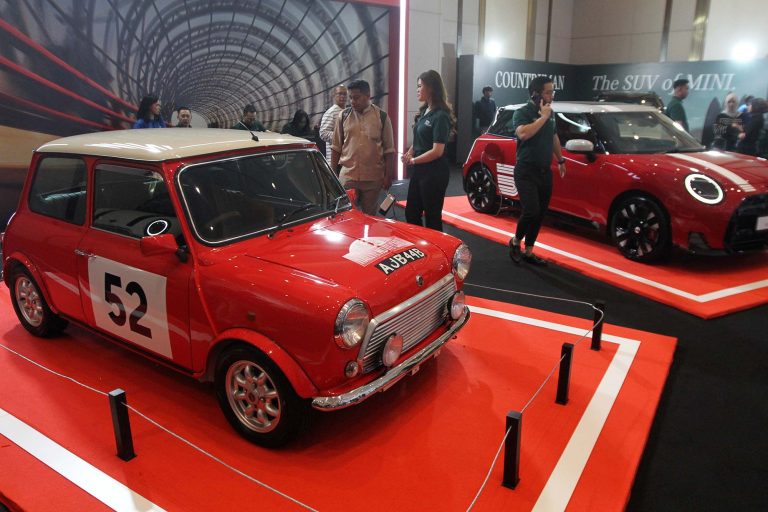 BMW Group Indonesia menghadirkan BMW Group Festival of JOY sebagai perayaan 25 tahun kehadirannya di Indonesia, sekaligus tegaskan komitmen dalam hadirkan pengalaman premium yang menyeluruh bagi pelanggan. Momentum ini juga tandai 110 tahun BMW Group secara global, memperkuat heritage inovasi dan Sheer Driving Pleasure.