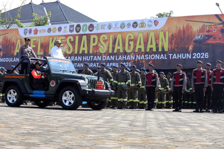 Dalam kegiatan apel tersebut, dilakukan pengecekan kesiapan pasukan yang terdiri dari personel TNI, Polri, BPBD, Manggala Agni, relawan masyarakat peduli api serta instansi terkait lainnya. Selain itu, turut diperiksa kesiapan sarana prasarana penunjang dalam operasi pemadaman, termasuk peralatan pemadaman darat dan kendaraan operasional.