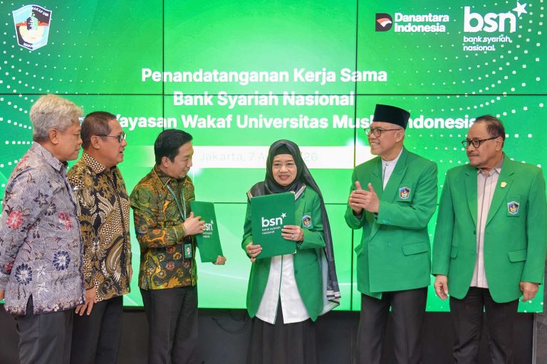 BSN menjalin kerja sama strategis dengan Yayasan Wakaf UMI dalam upaya meningkatkan kualitas layanan keuangan syariah, serta mendukung pengelolaan dana yang profesional dan berkelanjutan sebagai bagian dari komitmen memperluas kontribusi perseroan terhadap institusi pendidikan berbasis Islam, sekaligus memperkuat implementasi prinsip keuangan syariah yang transparan, akuntabel, dan berorientasi pada kebermanfaatan.  Selain pemanfaatan jasa dan layanan BSN untuk mendukung kegiatan UMI, kerjasama yang ditandatangani kedua belah pihak juga membuka ruang untuk pengembangan bisnis yang berdampak positif bagi ekosistem UMI yang saat ini berfokus untuk mengembangkan bisnis usaha secara syariah. BSN dianggap sebagai mitra bank syariah paling tepat saat ini untuk mendampingi UMI dalam pengelolaan dana dan pengembangannya.