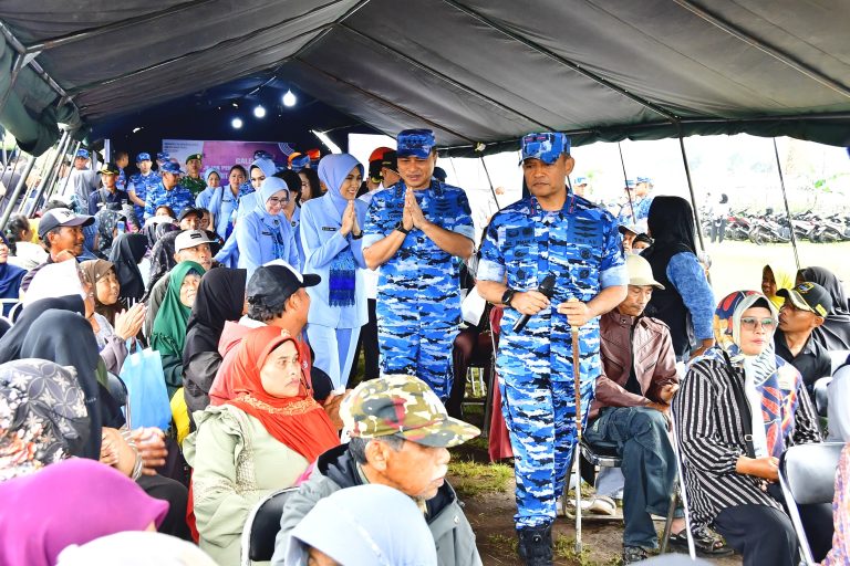 Delapan dekade pengabdian tanpa batas menjadi momentum bagi TNI Angkatan Udara untuk terus hadir, tidak hanya dalam menjaga kedaulatan negara, tetapi juga memberikan kontribusi nyata bagi masyarakat.